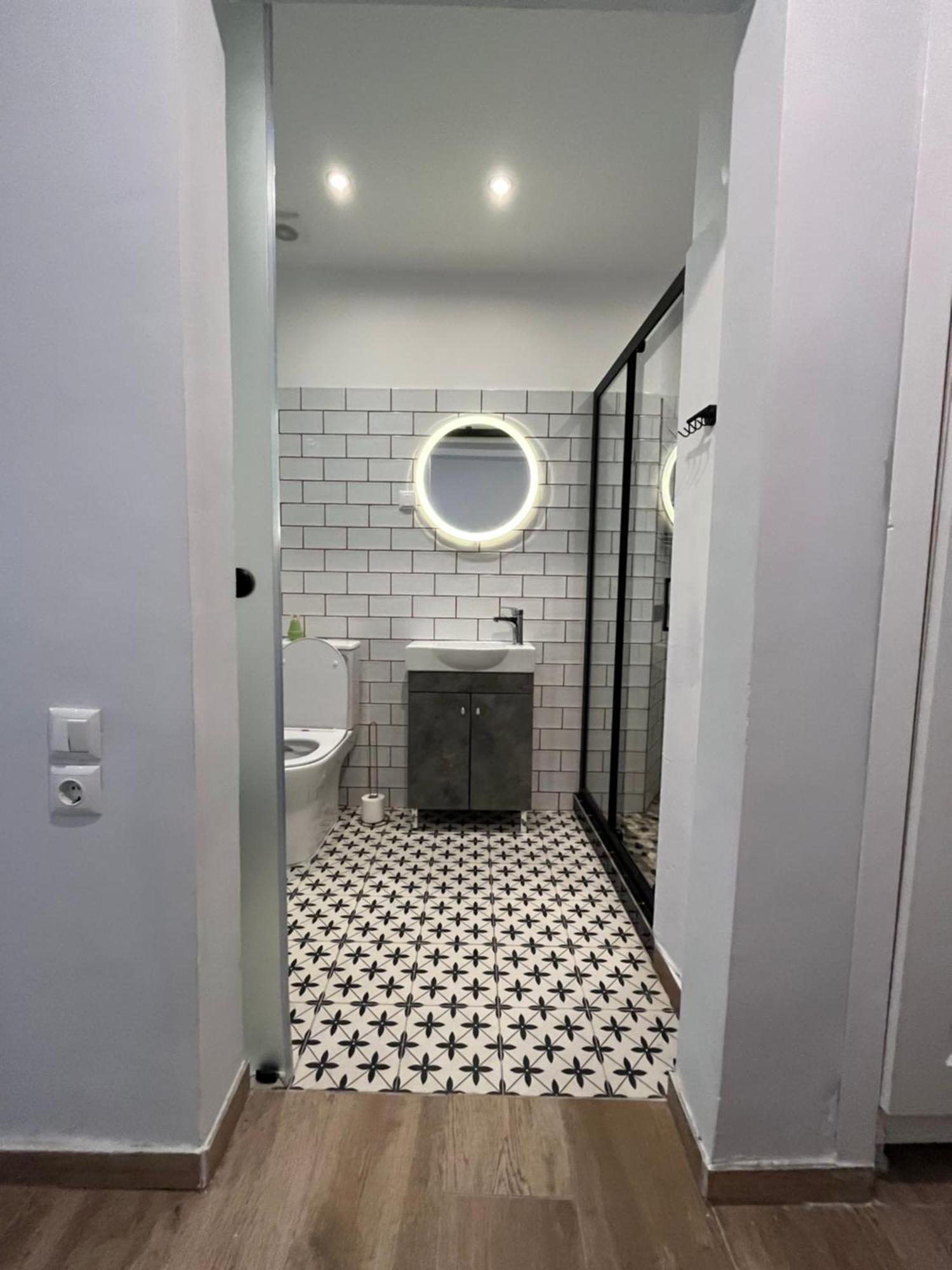 Noa - Designed Garden Studio In The City Center Kalamata Bagian luar foto
