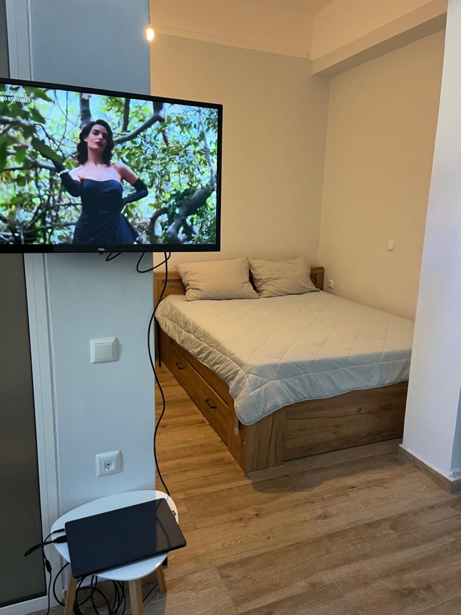 Noa - Designed Garden Studio In The City Center Kalamata Bagian luar foto