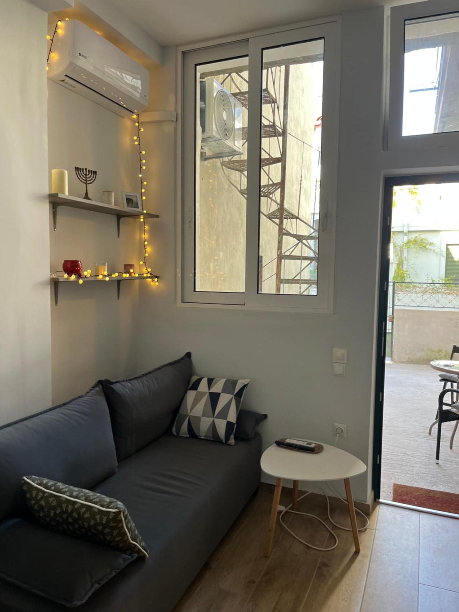 Noa - Designed Garden Studio In The City Center Kalamata Bagian luar foto