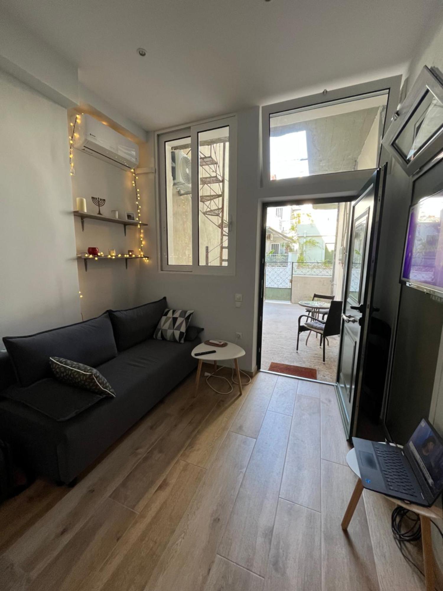 Noa - Designed Garden Studio In The City Center Kalamata Bagian luar foto
