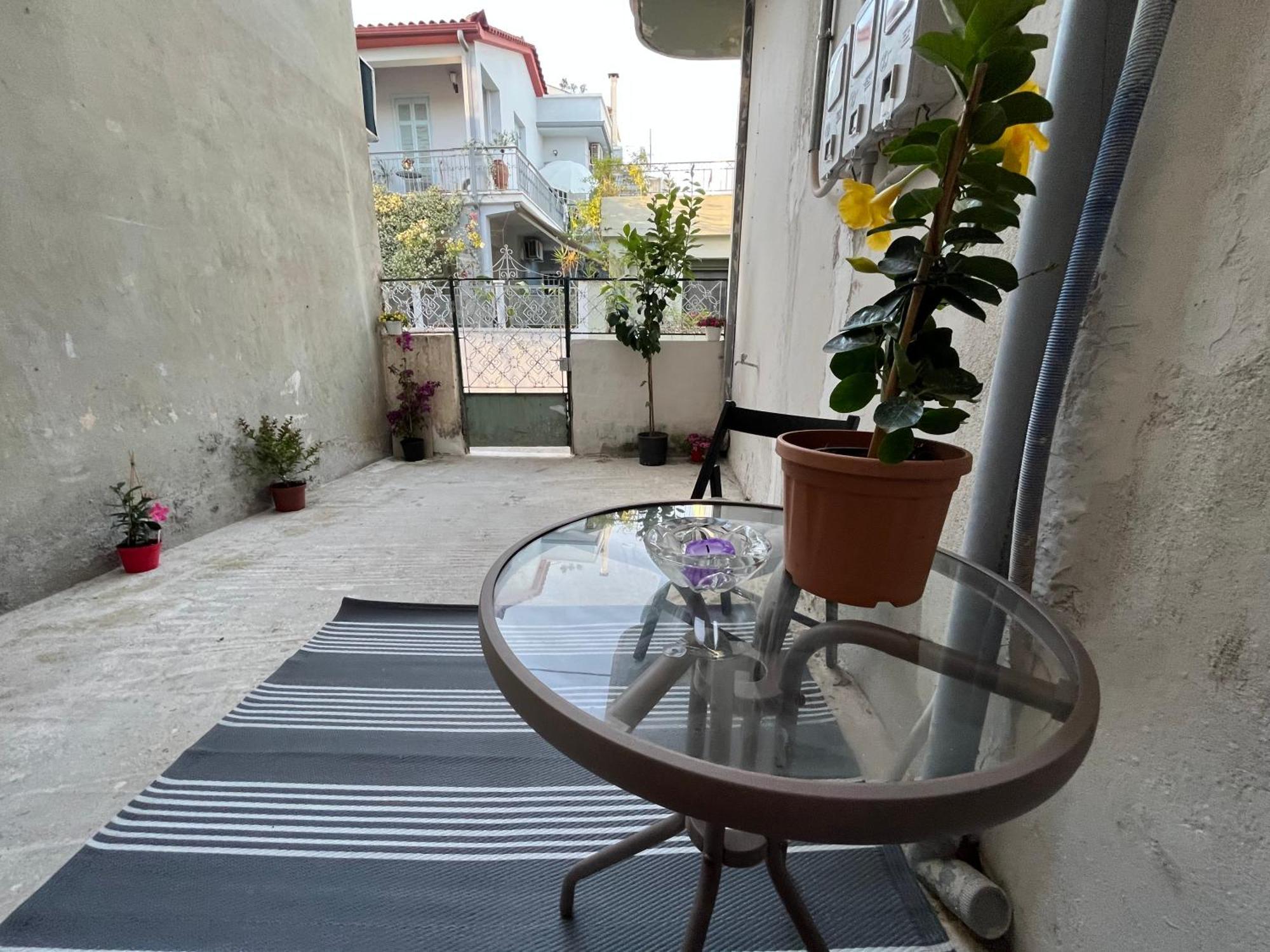 Noa - Designed Garden Studio In The City Center Kalamata Bagian luar foto