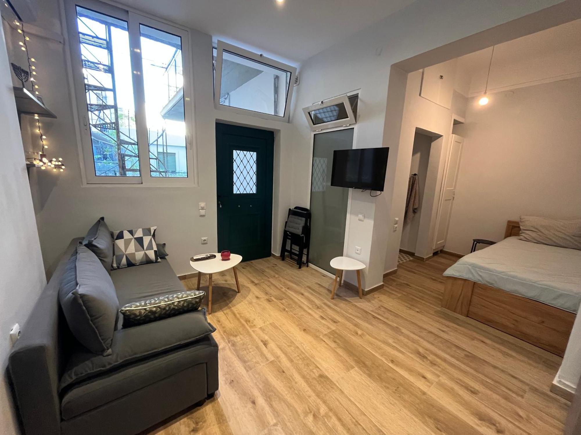 Noa - Designed Garden Studio In The City Center Kalamata Bagian luar foto