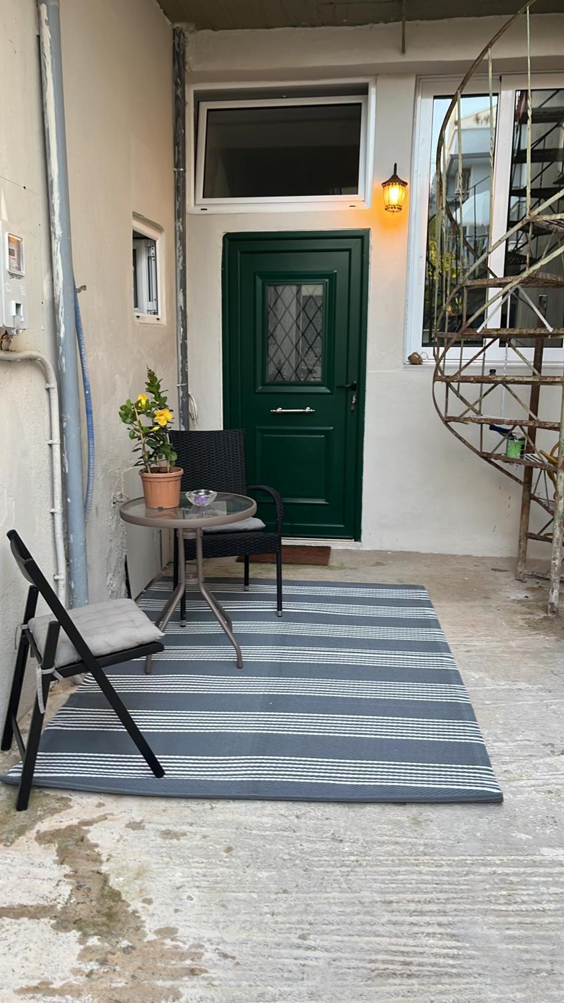 Noa - Designed Garden Studio In The City Center Kalamata Bagian luar foto